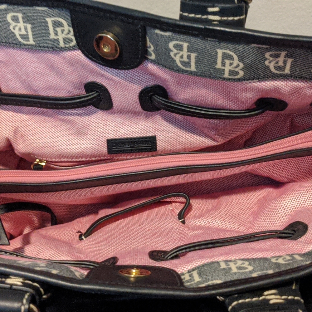 Dooney & Bourke Large Tote Purse - Picture 3 of 3